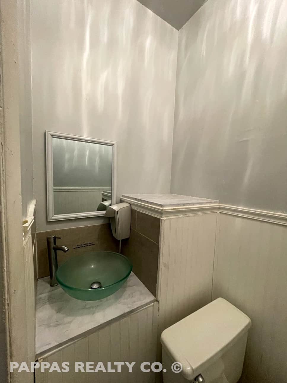 Bathroom 3450 Manchester Rd. Akron, OH 44319 - For Lease - Pappas Realty Co.