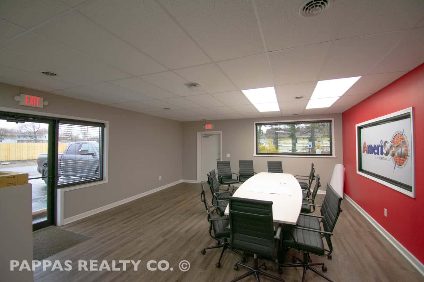 FOR LEASE Prime Warehouse / Flex Buildings Ellet, OH Pappas Realty Co.