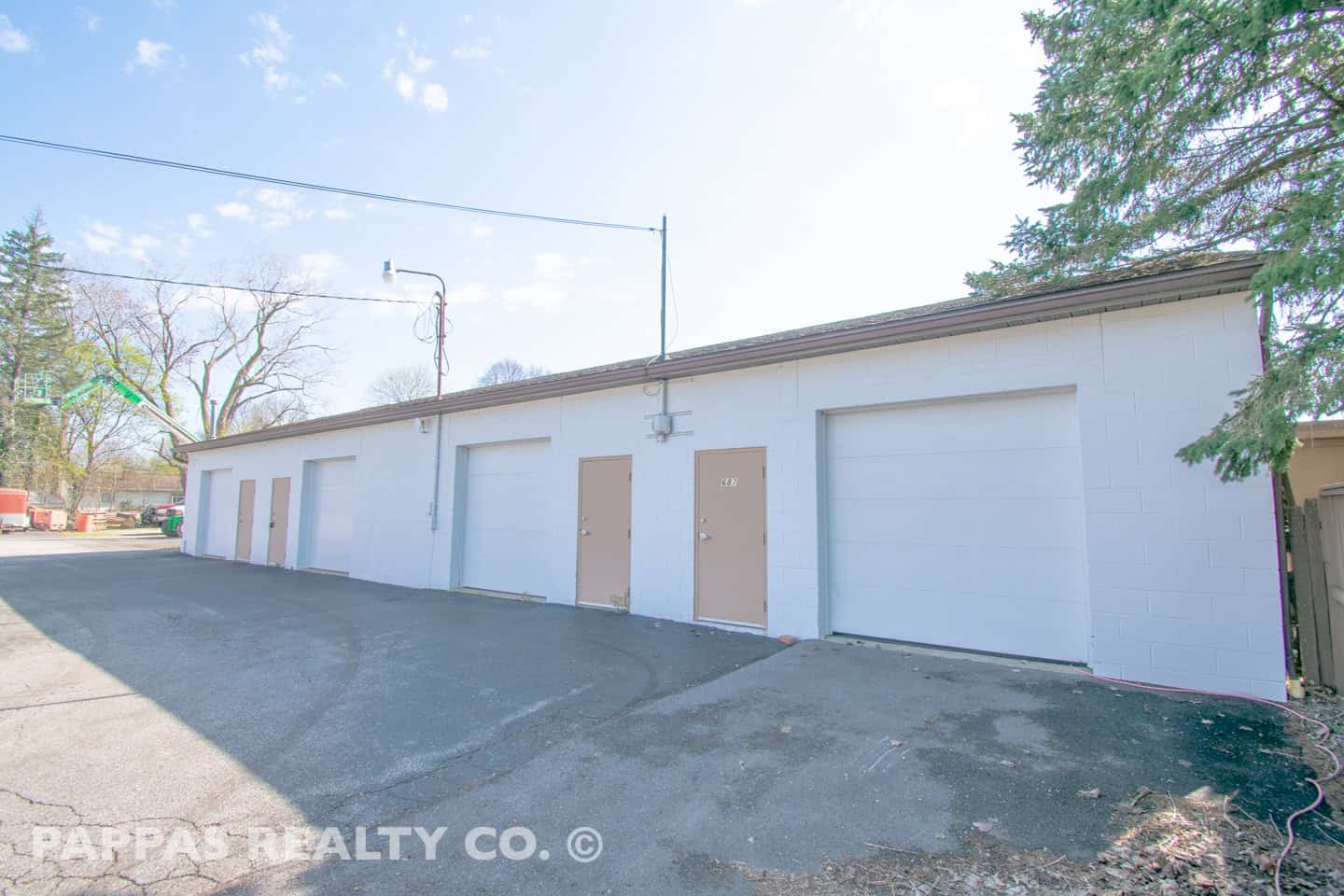 PRIME WAREHOUSE / FLEX BUILDINGS ELLET, OH Pappas Realty Co.